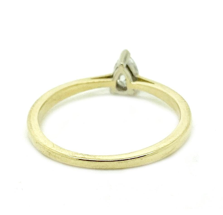 VINTAGE Ring Vintage 0.33ct Pear Cut Diamond 18ct Gold Ring